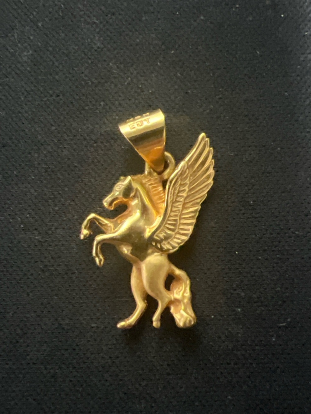 22k Yellow Gold Pegasus Winged Flying Horse Necklace Pendant/Charm